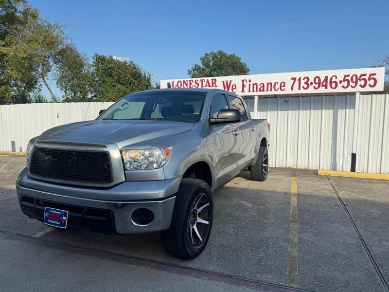 Toyota Tundra 2WD Truck Vehicle Full-screen Gallery Image 02