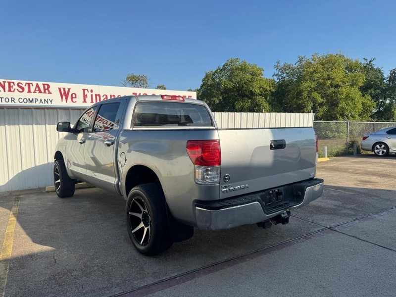 Toyota Tundra 2WD Truck Vehicle Full-screen Gallery Image 05
