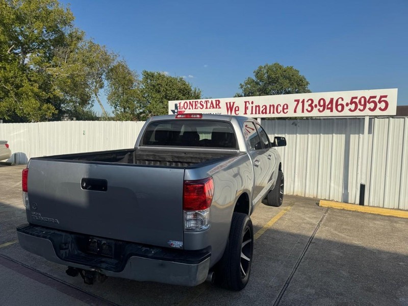 Toyota Tundra 2WD Truck Vehicle Full-screen Gallery Image 06