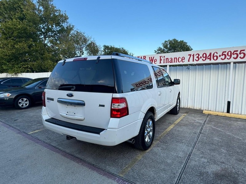 Ford Expedition EL Vehicle Full-screen Gallery Image 05