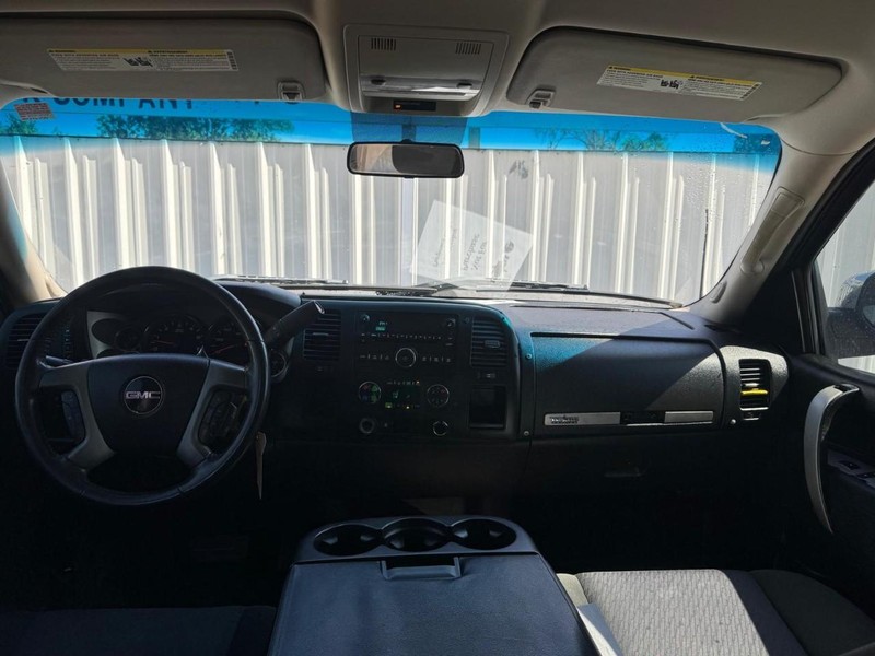 GMC Sierra 1500 Vehicle Full-screen Gallery Image 10