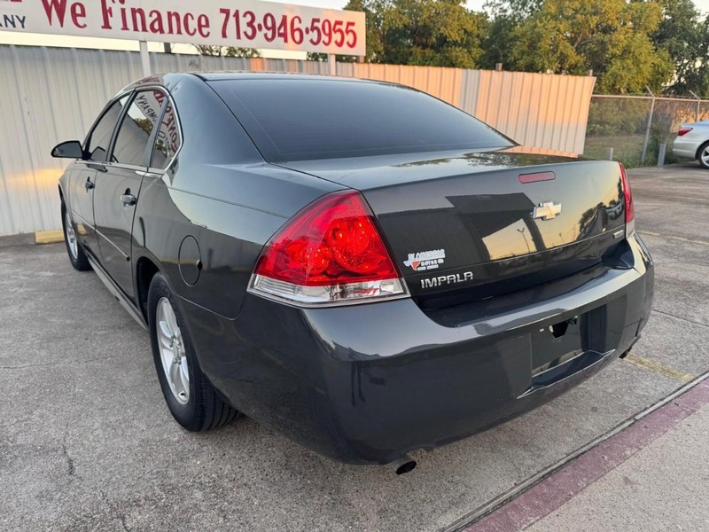 Chevrolet Impala Limited Vehicle Full-screen Gallery Image 06