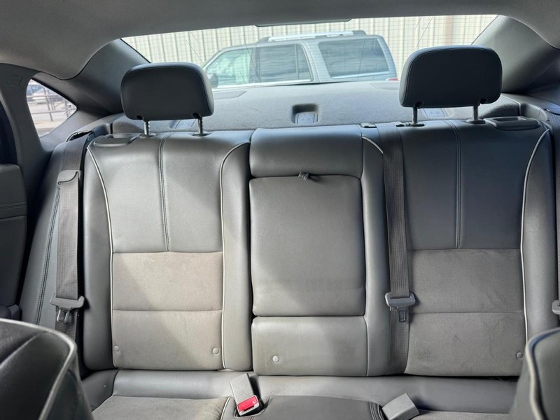 Chevrolet Impala Vehicle Full-screen Gallery Image 11