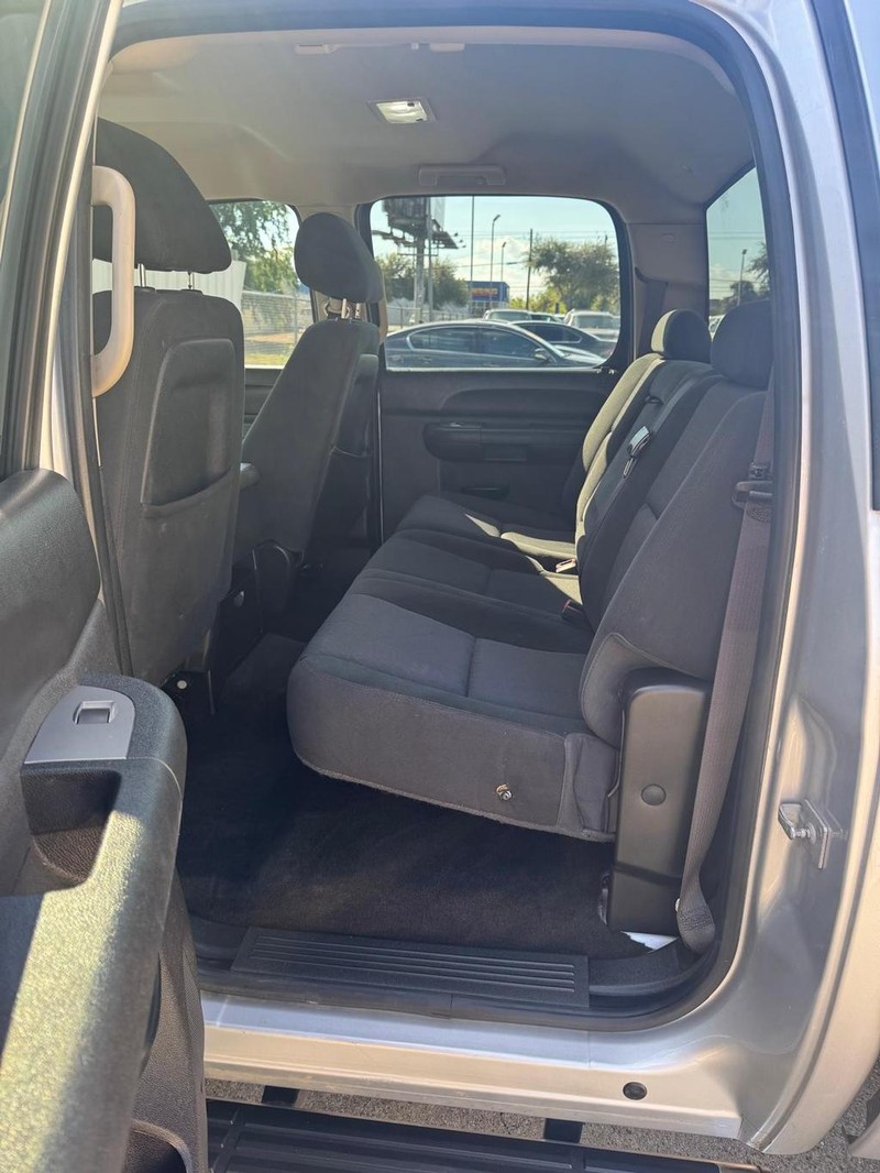 GMC Sierra 1500 Vehicle Full-screen Gallery Image 10