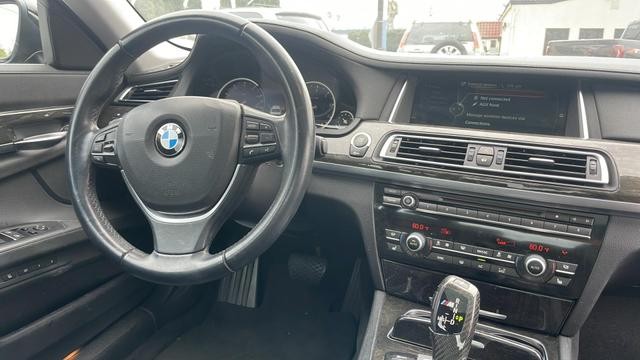 2015 BMW 7-Series 740i photo