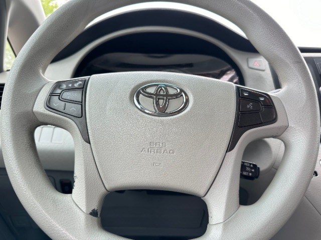 2013 Toyota Sienna LE 7-Passenger Auto Access Sea photo