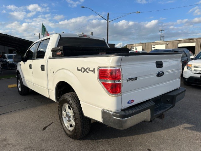 Ford F-150 Vehicle Full-screen Gallery Image 04