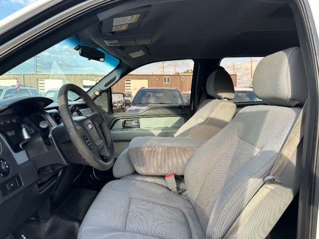 Ford F-150 Vehicle Full-screen Gallery Image 06