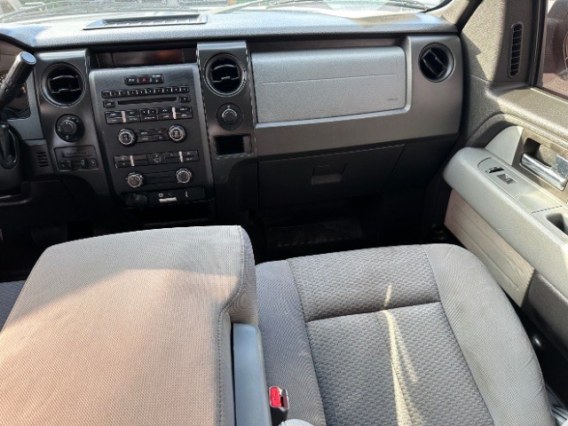 Ford F-150 Vehicle Full-screen Gallery Image 10