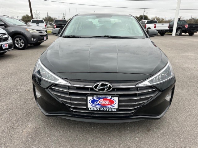 Hyundai Elantra Vehicle Full-screen Gallery Image 03