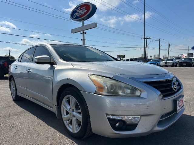 more details - nissan altima sedan