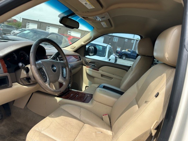 Chevrolet Tahoe Vehicle Full-screen Gallery Image 09