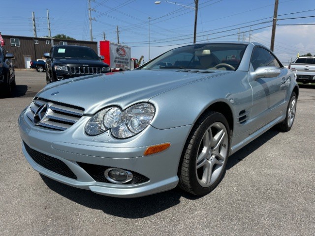 Mercedes-Benz SL-Class Vehicle Full-screen Gallery Image 02