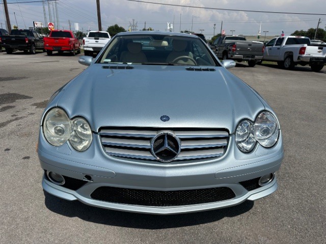 Mercedes-Benz SL-Class Vehicle Full-screen Gallery Image 03