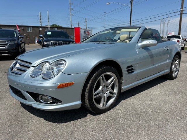 Mercedes-Benz SL-Class Vehicle Full-screen Gallery Image 06