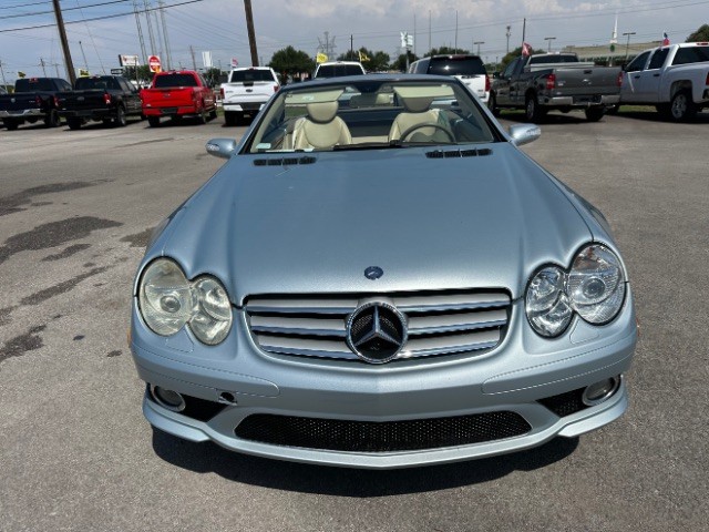 Mercedes-Benz SL-Class Vehicle Full-screen Gallery Image 08