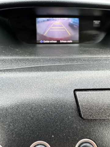 Honda CR-V Vehicle Full-screen Gallery Image 12