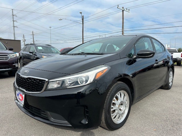 Kia Forte Vehicle Full-screen Gallery Image 02