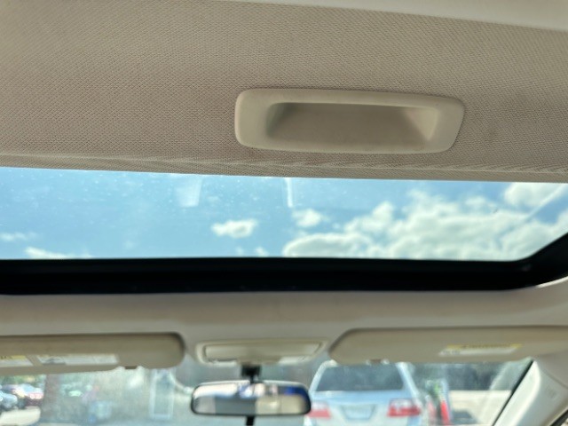 Honda CR-V Vehicle Full-screen Gallery Image 13