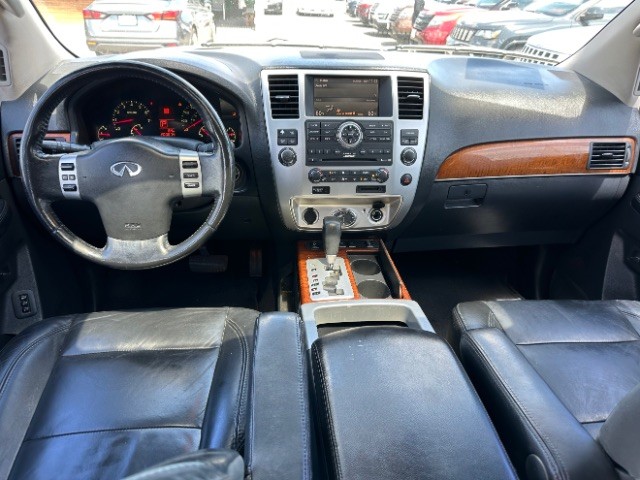 INFINITI QX56 Vehicle Full-screen Gallery Image 06