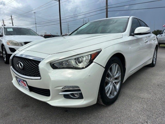 INFINITI Q50 Vehicle Full-screen Gallery Image 02