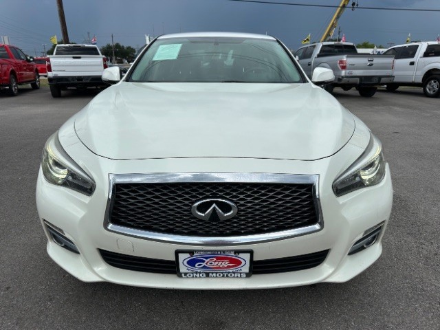 INFINITI Q50 Vehicle Full-screen Gallery Image 03