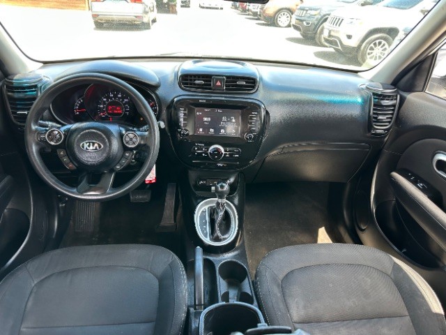 Kia Soul Vehicle Full-screen Gallery Image 06