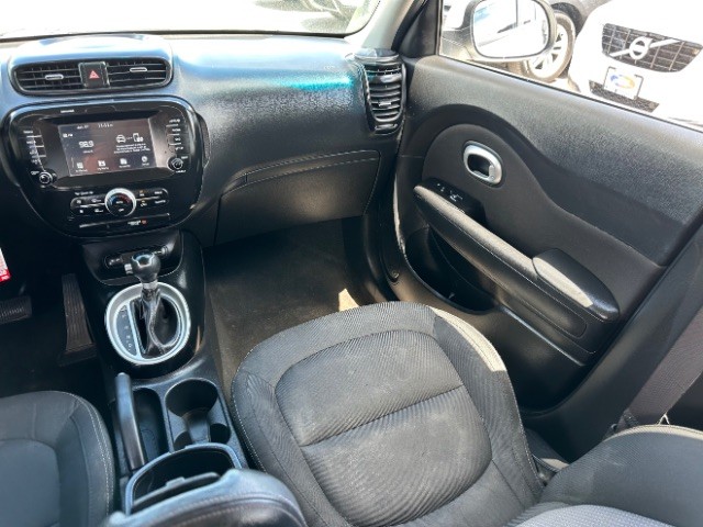 Kia Soul Vehicle Full-screen Gallery Image 07