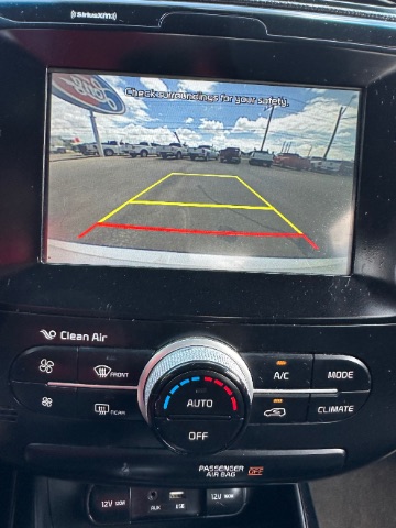 Kia Soul Vehicle Full-screen Gallery Image 12