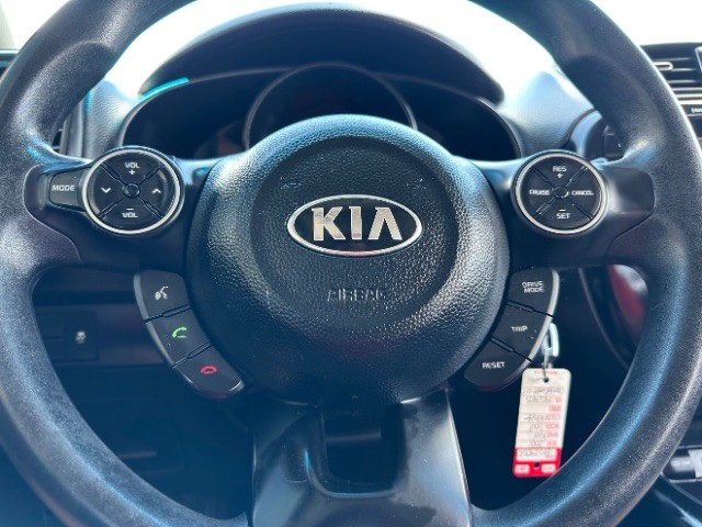 Kia Soul Vehicle Full-screen Gallery Image 13