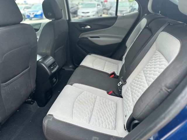 Chevrolet Equinox Vehicle Full-screen Gallery Image 10