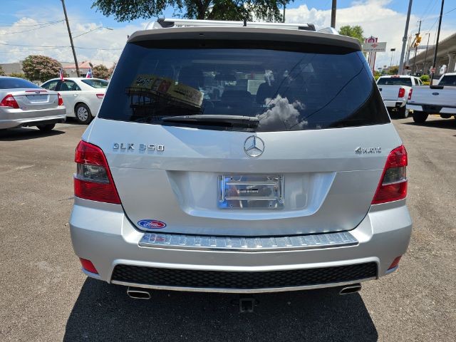 Mercedes-Benz GLK-Class Vehicle Full-screen Gallery Image 05