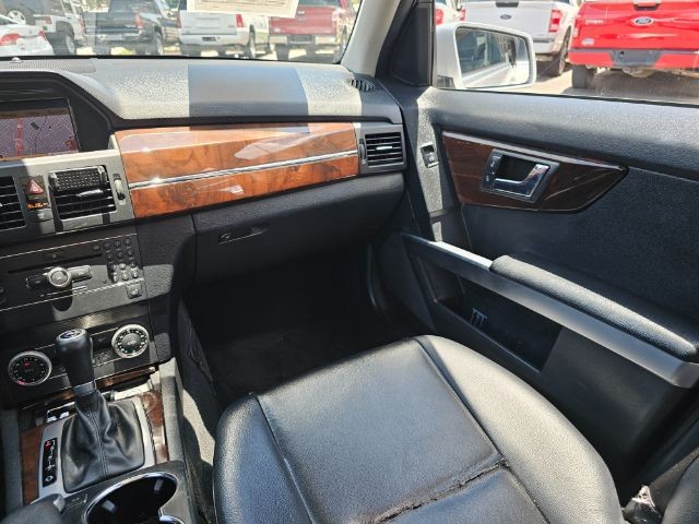 Mercedes-Benz GLK-Class Vehicle Full-screen Gallery Image 10