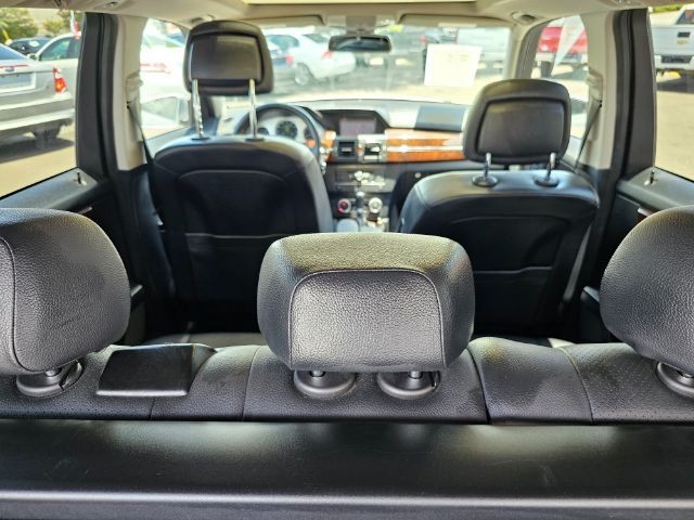 Mercedes-Benz GLK-Class Vehicle Full-screen Gallery Image 11