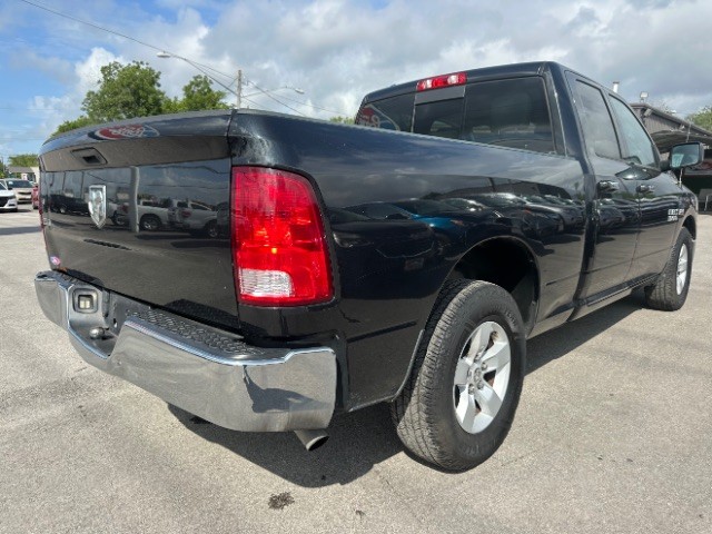 Ram 1500 Vehicle Full-screen Gallery Image 04