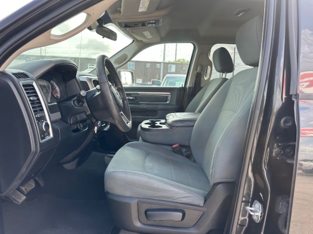 Ram 1500 Vehicle Full-screen Gallery Image 10