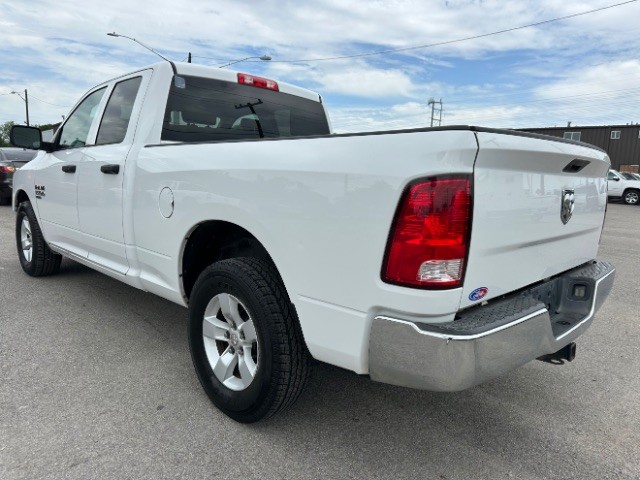 Ram 1500 Classic Vehicle Full-screen Gallery Image 05