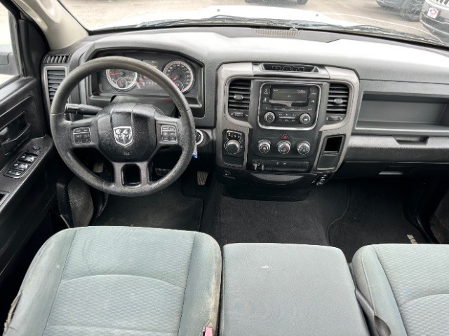 Ram 1500 Classic Vehicle Full-screen Gallery Image 08