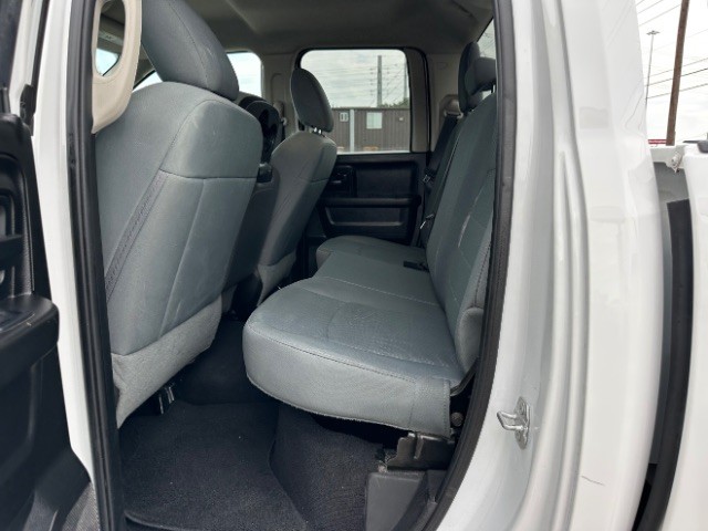 Ram 1500 Classic Vehicle Full-screen Gallery Image 11