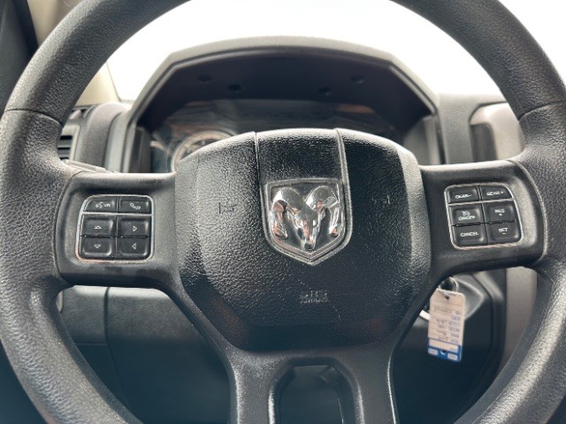 Ram 1500 Classic Vehicle Full-screen Gallery Image 12