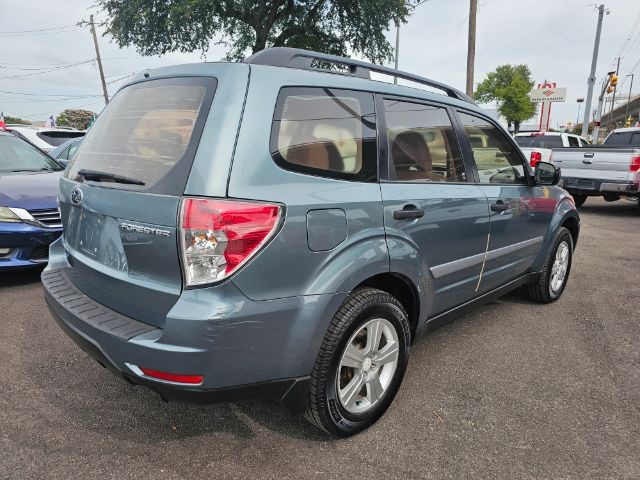 Subaru Forester Vehicle Full-screen Gallery Image 05