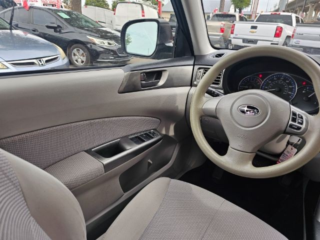 Subaru Forester Vehicle Full-screen Gallery Image 08