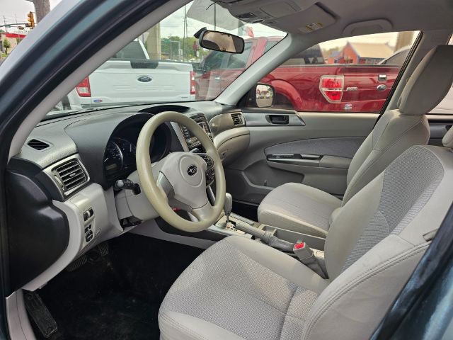 Subaru Forester Vehicle Full-screen Gallery Image 09