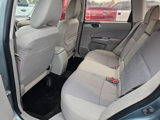 Subaru Forester Vehicle Full-screen Gallery Image 10