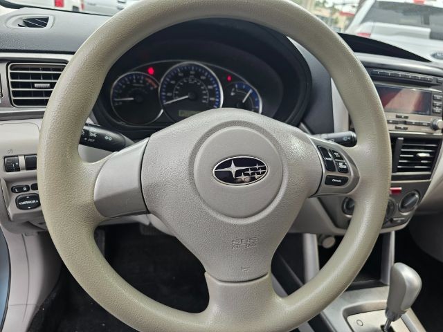 Subaru Forester Vehicle Full-screen Gallery Image 11