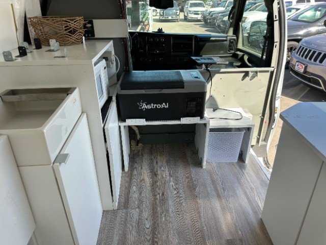 Chevrolet Express Cargo Van Vehicle Full-screen Gallery Image 11