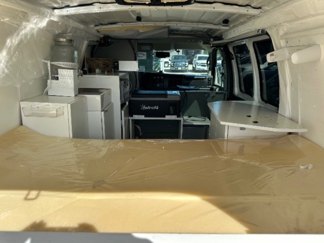 Chevrolet Express Cargo Van Vehicle Full-screen Gallery Image 12