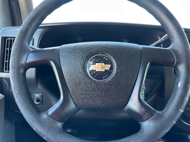 Chevrolet Express Cargo Van Vehicle Full-screen Gallery Image 13