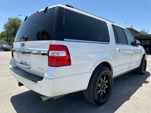 Ford Expedition EL Vehicle Full-screen Gallery Image 04
