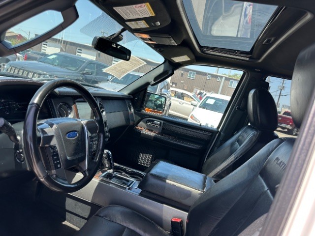 Ford Expedition EL Vehicle Full-screen Gallery Image 09